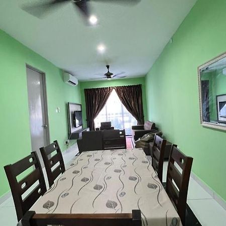 Faiz Homestay Kuching Luaran gambar