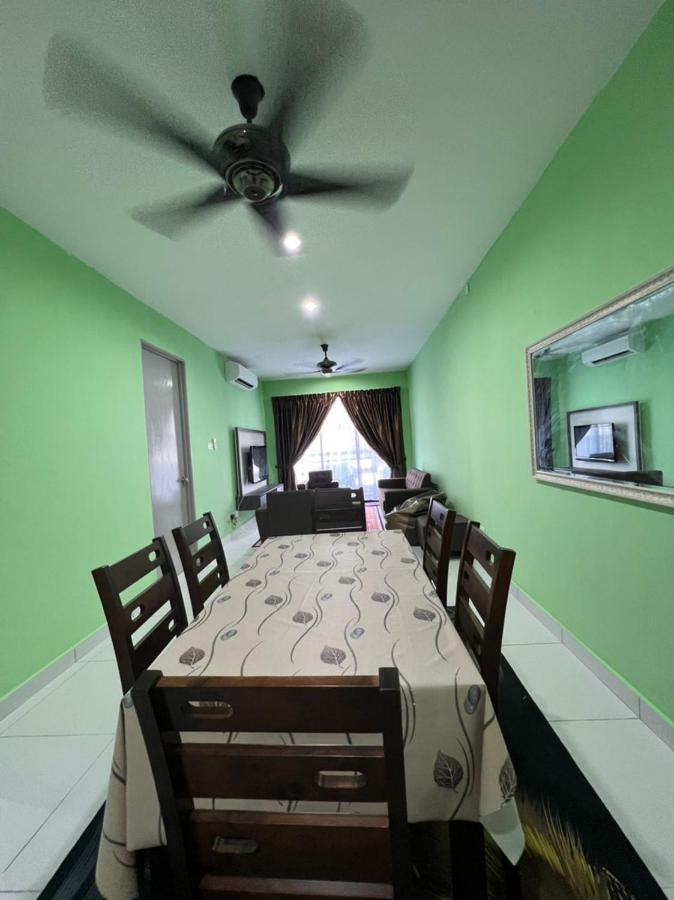 Faiz Homestay Kuching Luaran gambar